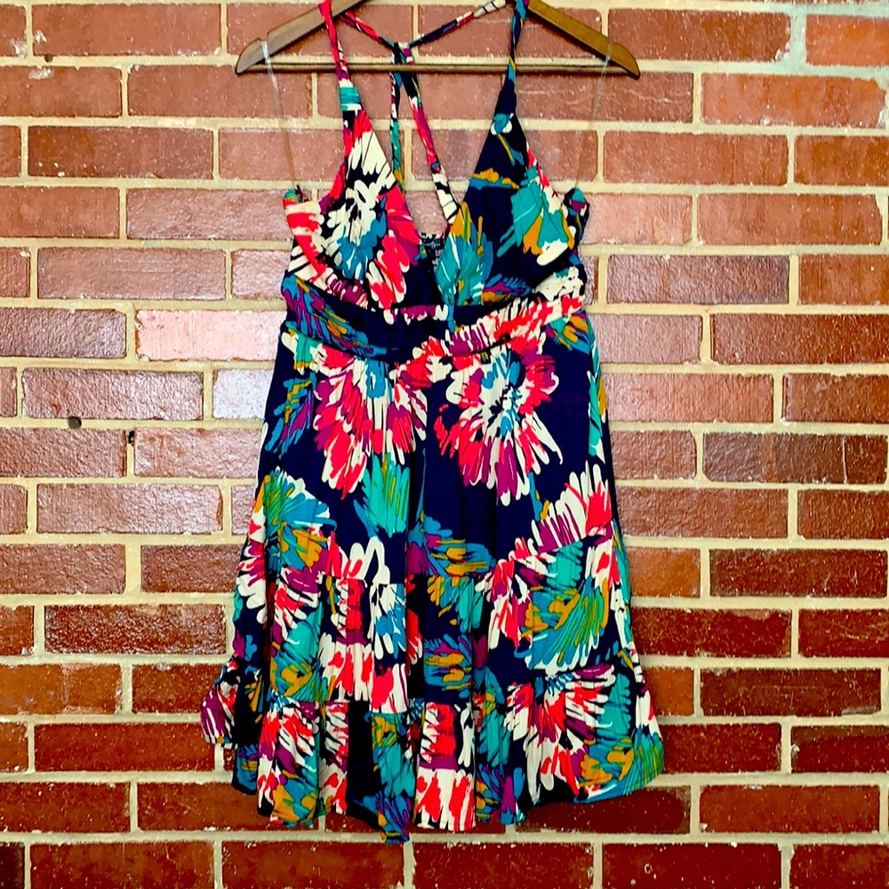 Bright floral print flowy v-neck dress.